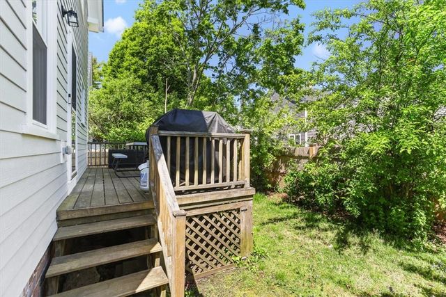 14 Lucas Avenue, Newport, RI 02840