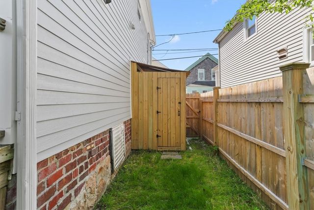 14 Lucas Avenue, Newport, RI 02840
