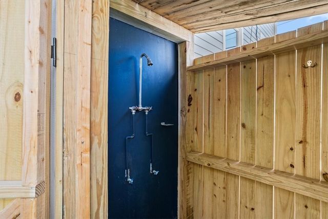 14 Lucas Avenue, Newport, RI 02840