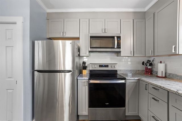 14 Lucas Avenue, Newport, RI 02840