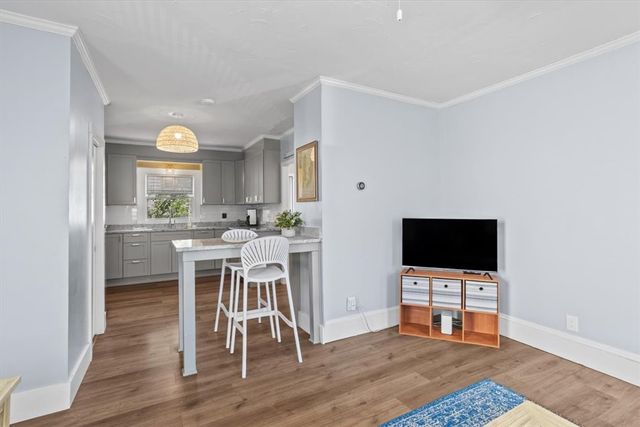 14 Lucas Avenue, Newport, RI 02840