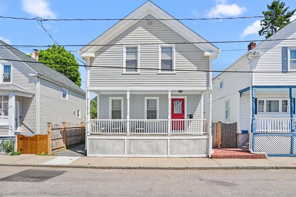 14 Lucas Avenue, Newport, RI 02840