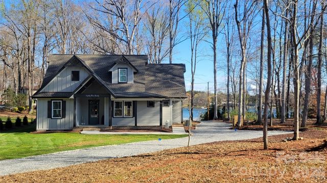 8320 Drena Drive, Sherrills Ford, NC 28673