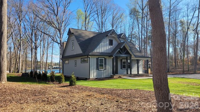 8320 Drena Drive, Sherrills Ford, NC 28673