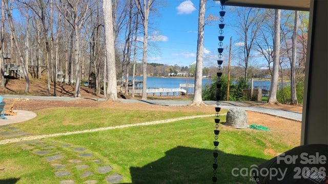 8320 Drena Drive, Sherrills Ford, NC 28673