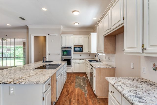 1309 Wedgewood Drive, Cleburne, TX 76033