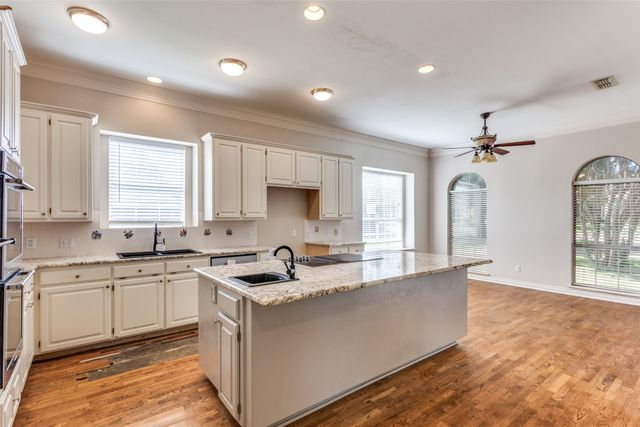1309 Wedgewood Drive, Cleburne, TX 76033