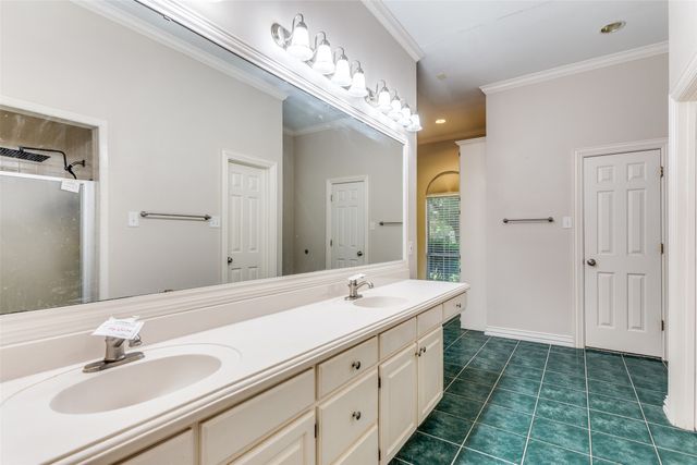 1309 Wedgewood Drive, Cleburne, TX 76033