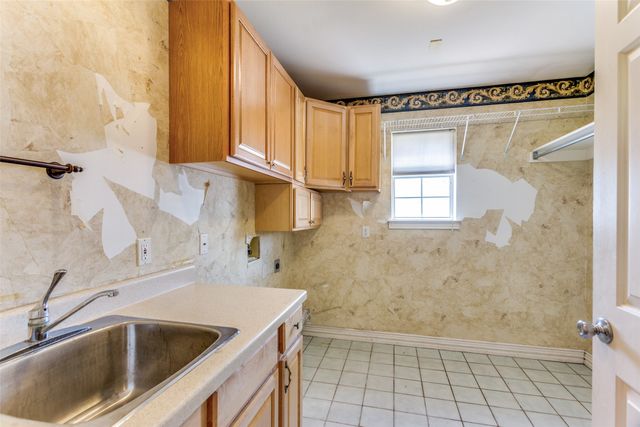 1309 Wedgewood Drive, Cleburne, TX 76033