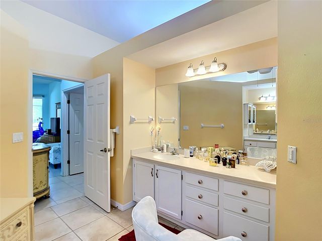 1216 WHITNEY DRIVE, Venice, FL 34292