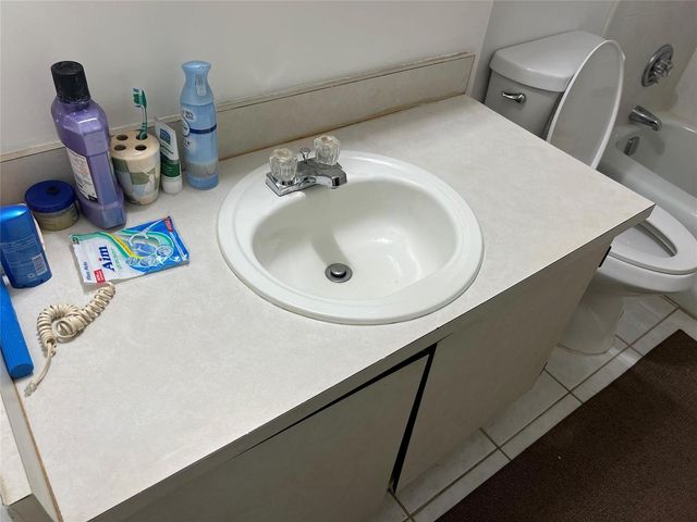 3140 Holiday Springs Boulevard 109, Margate, FL 33063