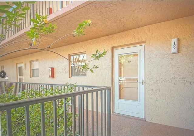 3140 Holiday Springs Boulevard 109, Margate, FL 33063
