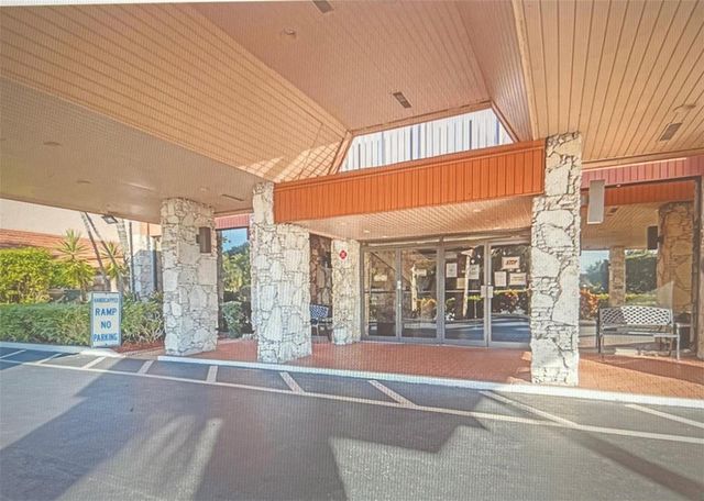 3140 Holiday Springs Boulevard 109, Margate, FL 33063