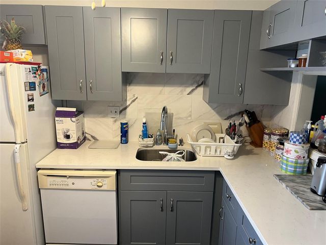 3140 Holiday Springs Boulevard 109, Margate, FL 33063