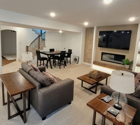 12605 Shepard Street, Papillion, NE 68138