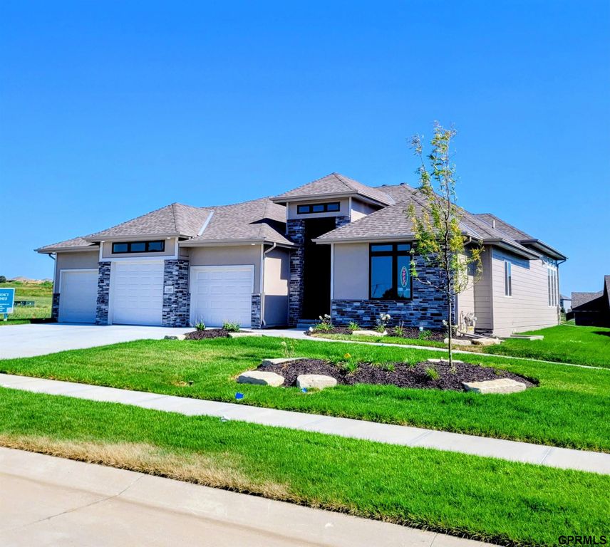 12605 Shepard Street, Papillion, NE 68138