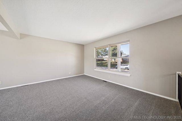 1206 Saddle Lane, Bartlesville, OK 74006