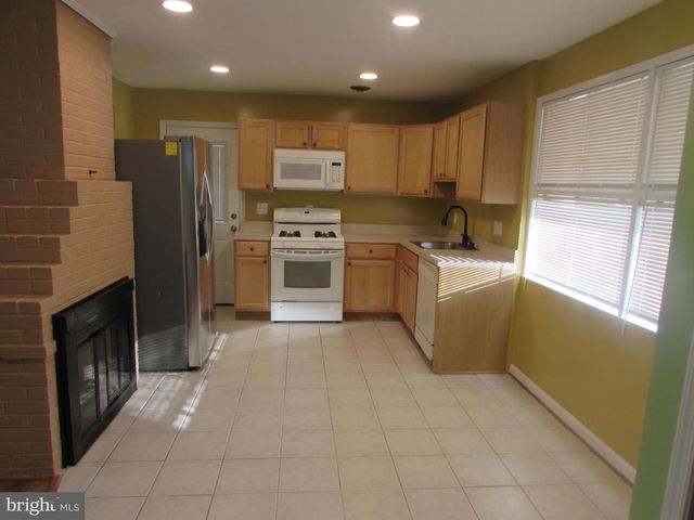 7305 CHARLOTTE ST, Springfield, VA 22150