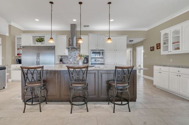 327 Saddle Club Road, Weatherford, TX 76088