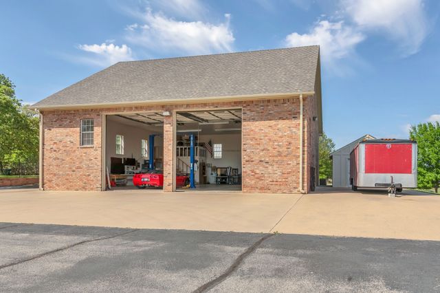 327 Saddle Club Road, Weatherford, TX 76088