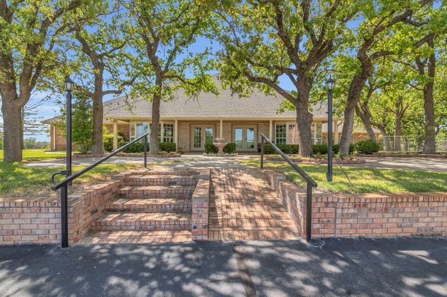 327 Saddle Club Road, Weatherford, TX 76088