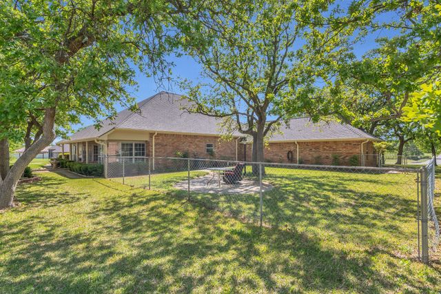 327 Saddle Club Road, Weatherford, TX 76088