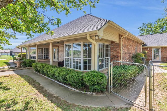 327 Saddle Club Road, Weatherford, TX 76088