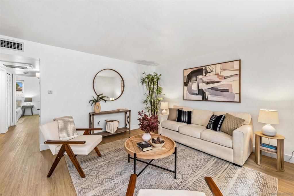 1030 Robinson Ave 208, San Diego, CA 92103 — exterior