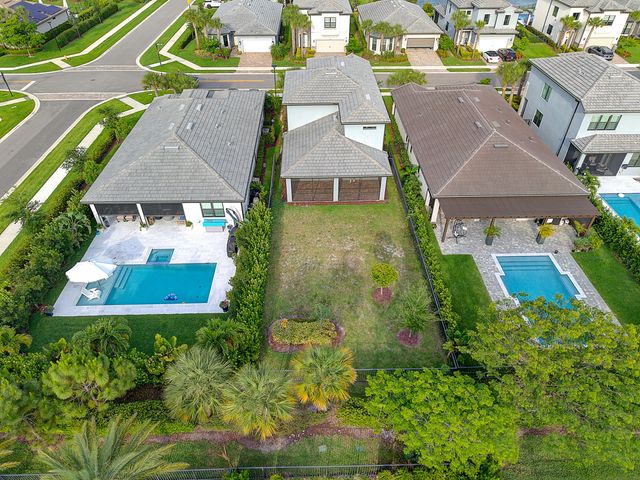 4483 Spruce Lane, Oakland Park, FL 33309