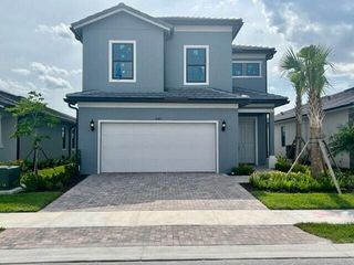 4483 Spruce Lane, Oakland Park, FL 33309