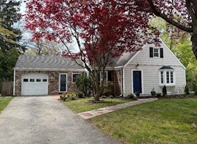 26 Black Creek Lane, Warwick, RI 02888