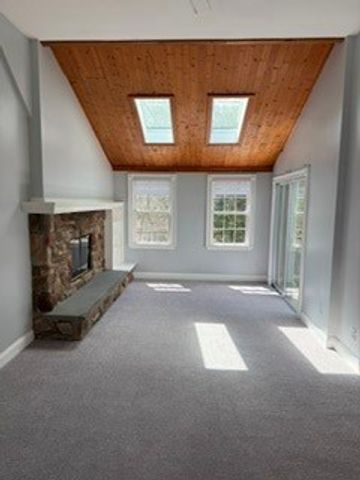 26 Black Creek Lane, Warwick, RI 02888