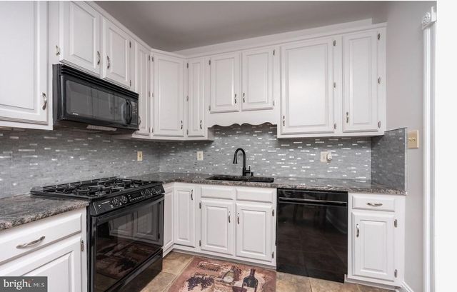 2164 WOLFTRAP CT, Vienna, VA 22182