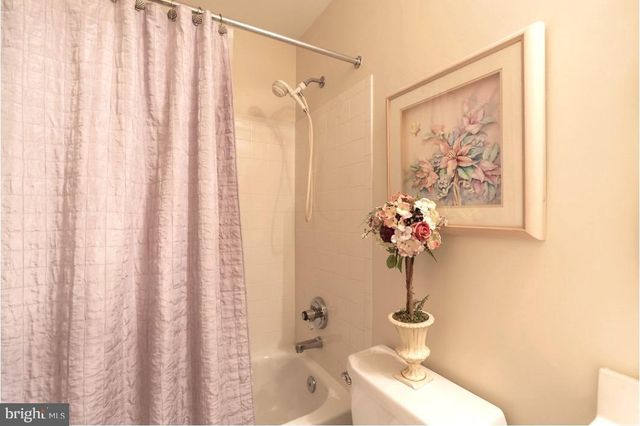 2164 WOLFTRAP CT, Vienna, VA 22182