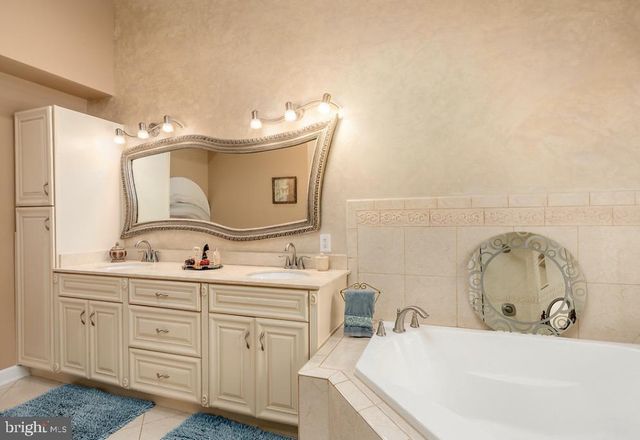 2164 WOLFTRAP CT, Vienna, VA 22182