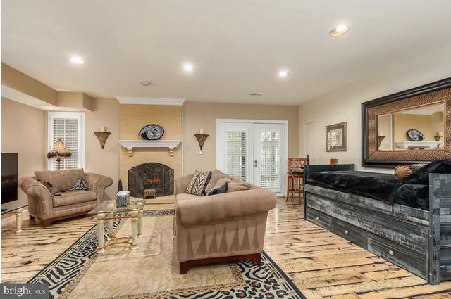 2164 WOLFTRAP CT, Vienna, VA 22182