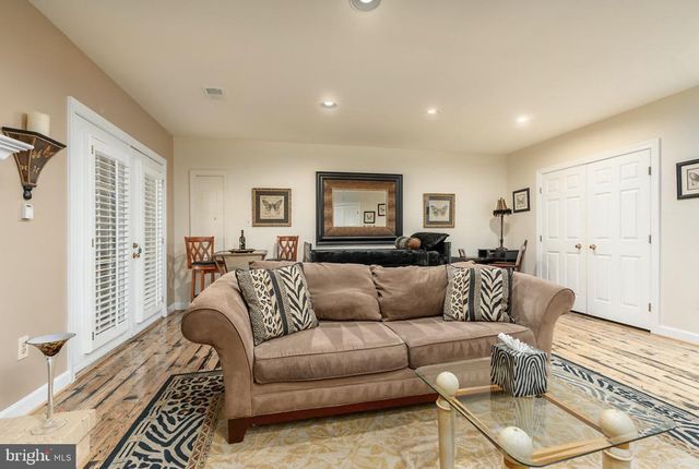 2164 WOLFTRAP CT, Vienna, VA 22182