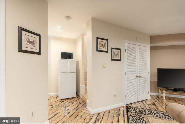 2164 WOLFTRAP CT, Vienna, VA 22182