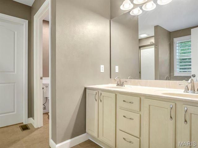 4192 Laurel Oak Lane, Smithton, IL 62285