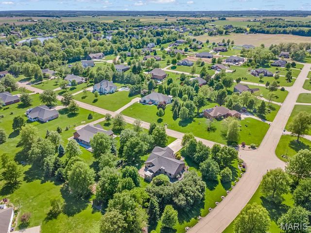 4192 Laurel Oak Lane, Smithton, IL 62285