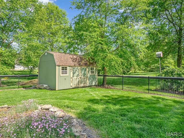 4192 Laurel Oak Lane, Smithton, IL 62285
