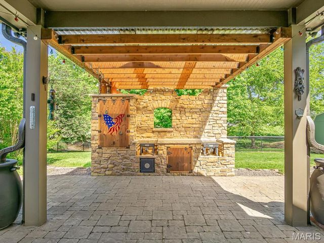 4192 Laurel Oak Lane, Smithton, IL 62285