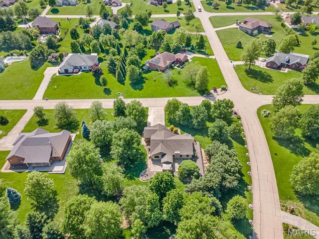 4192 Laurel Oak Lane, Smithton, IL 62285