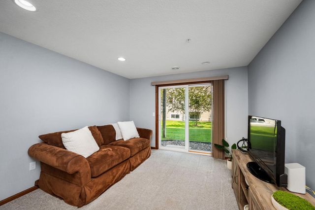 9531 Declaration Drive, Chanhassen, MN 55317