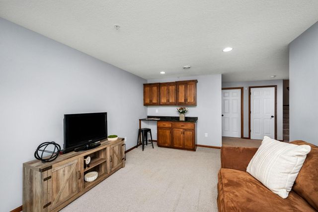 9531 Declaration Drive, Chanhassen, MN 55317