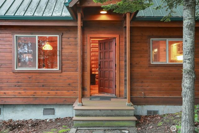 5 Smugglers Rowe, Henry Island, WA 98250