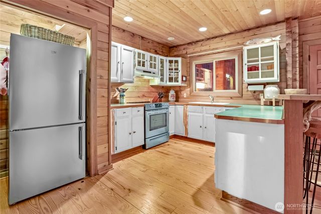 5 Smugglers Rowe, Henry Island, WA 98250