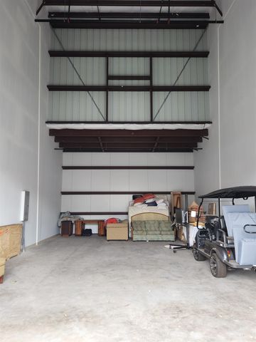 72 Ulupono St # E, Lahaina, HI 96761