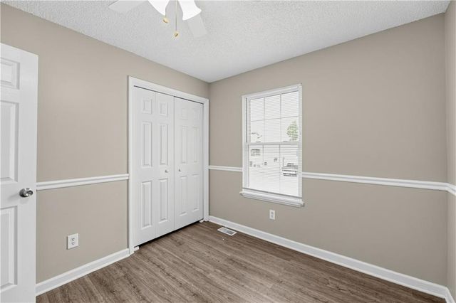 800 N Mohican Drive, Independence, MO 64056