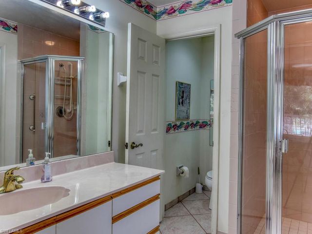 2462 Hidden Lake DR 208, Naples, FL 34112